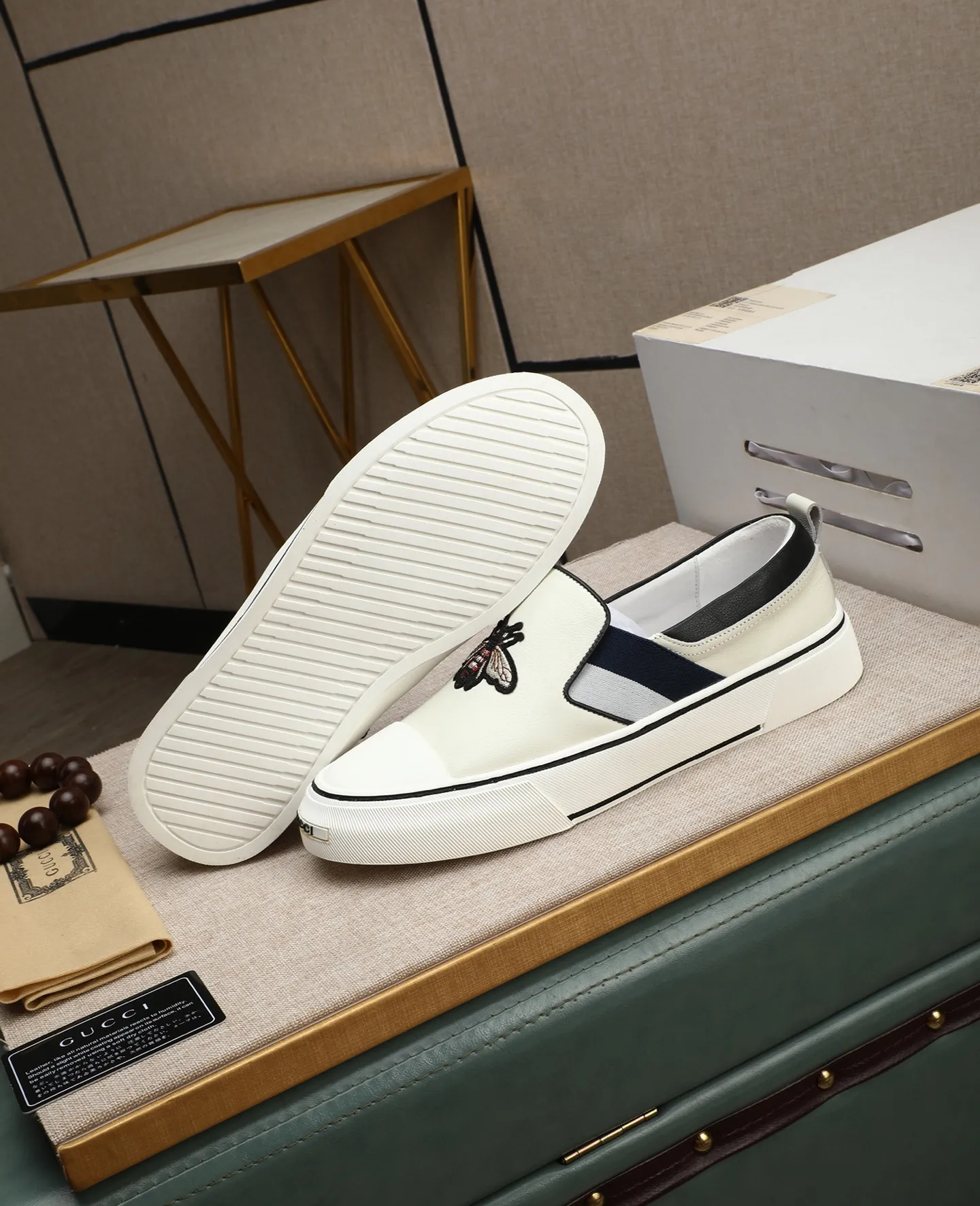 Men's shoes 💰460 GUCCI🔍🔍The latest models are on sale at the same time at the counter. Original calfskin imported from Italy, genuine leather lining, (high-end, extravagant, and classy) with exquisite workmanship. Soles: Original soles specially provided by the original factory. ⚠Exclusive double-layer movable molded soles are super comfortable⚠. Photos of the real thing🎬The real thing is even better🔍🔍"High quality·Follow the order" Code number 38-44